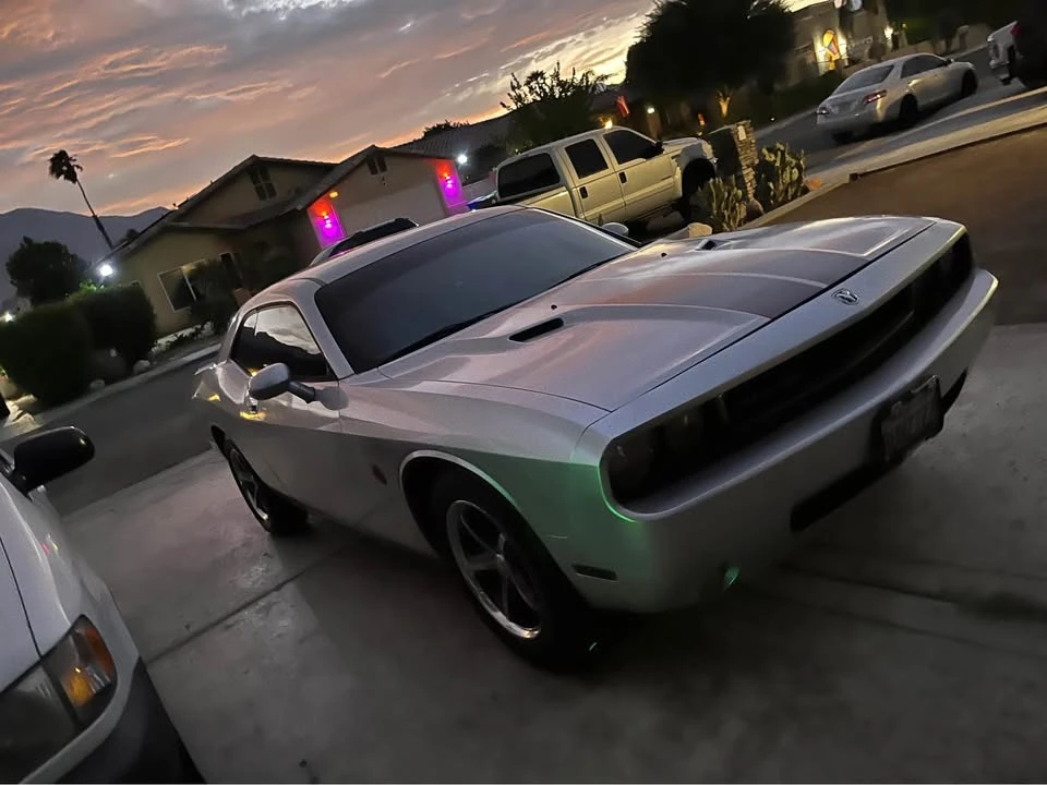 2010 Dodge Challenger 3rd Gen - Image 3 of 8