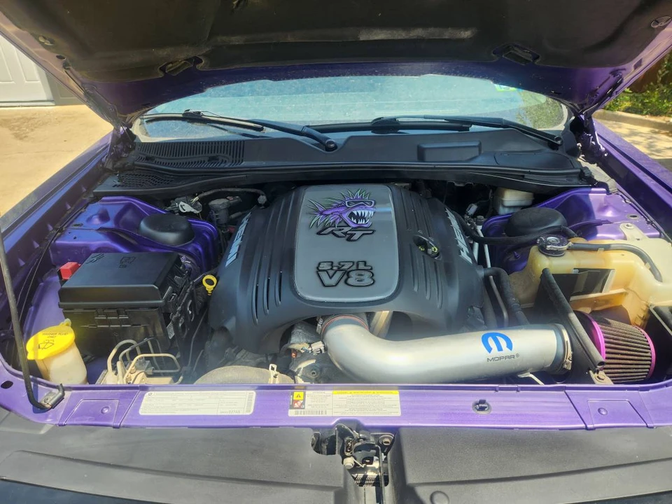 2010 Dodge Challenger 3rd Gen - Image 13 of 14