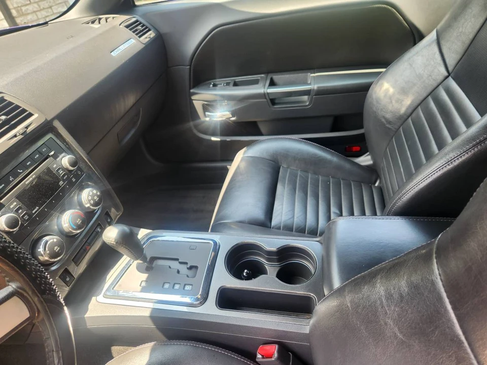 2010 Dodge Challenger 3rd Gen - Image 7 of 14