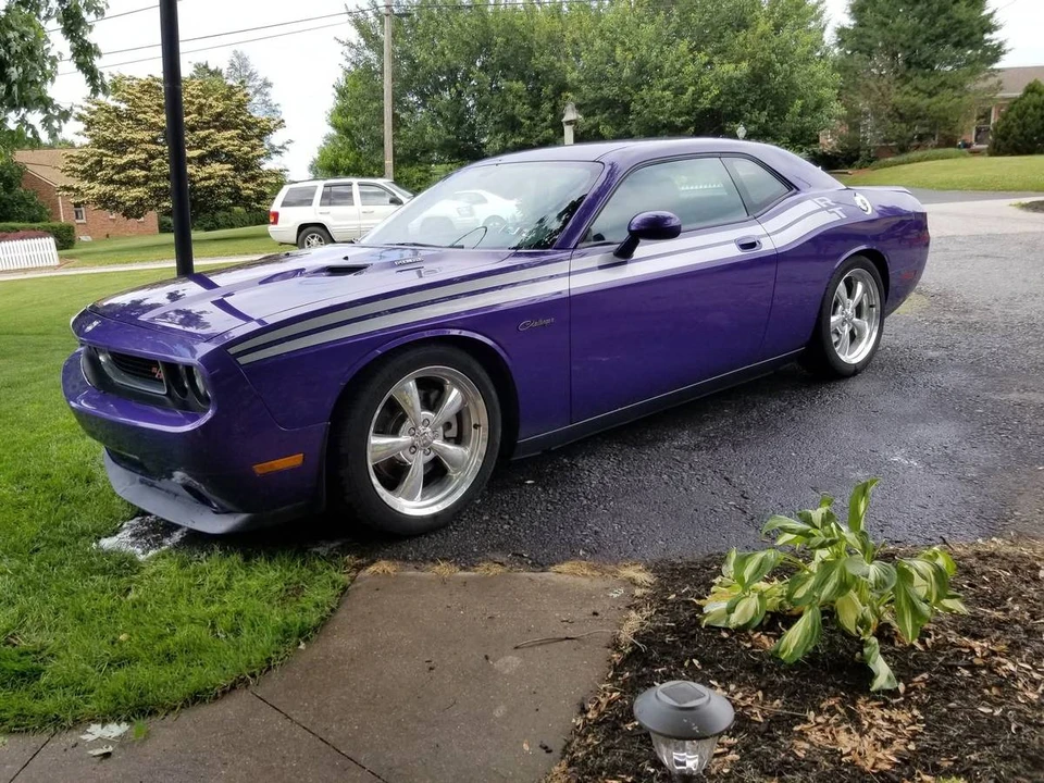 2010 Dodge Challenger 3rd Gen - Image 14 of 14