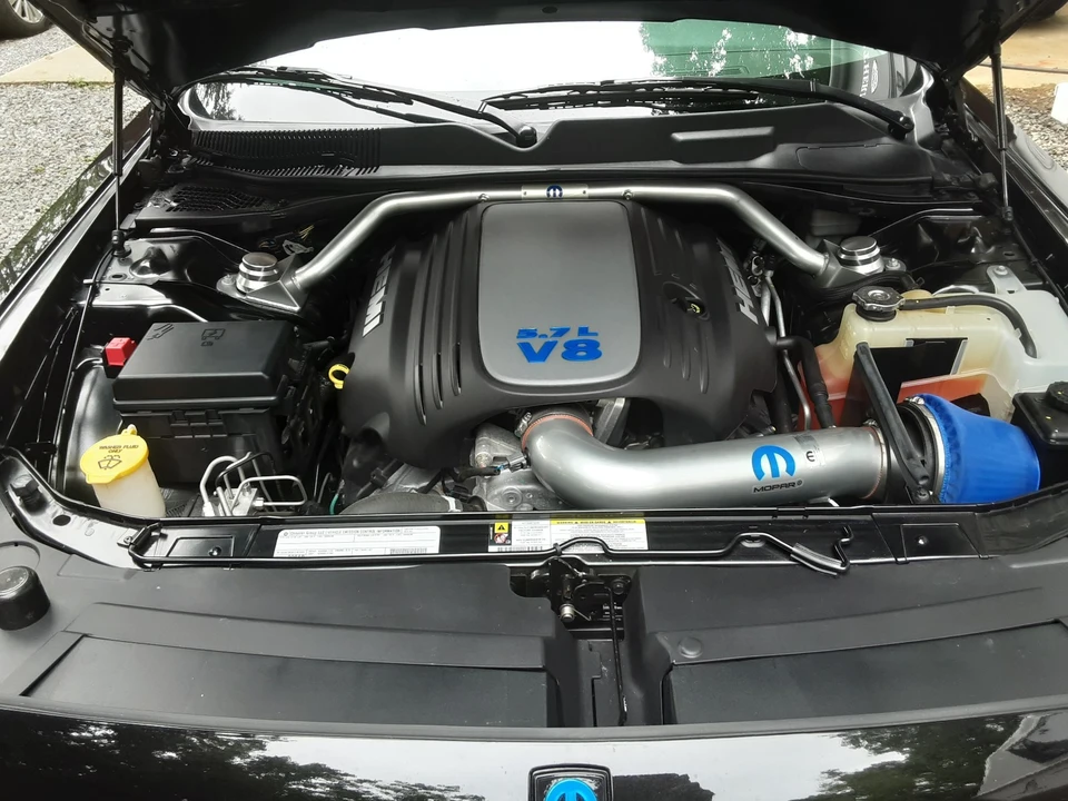 2010 Dodge Challenger 3rd Gen - Image 9 of 13