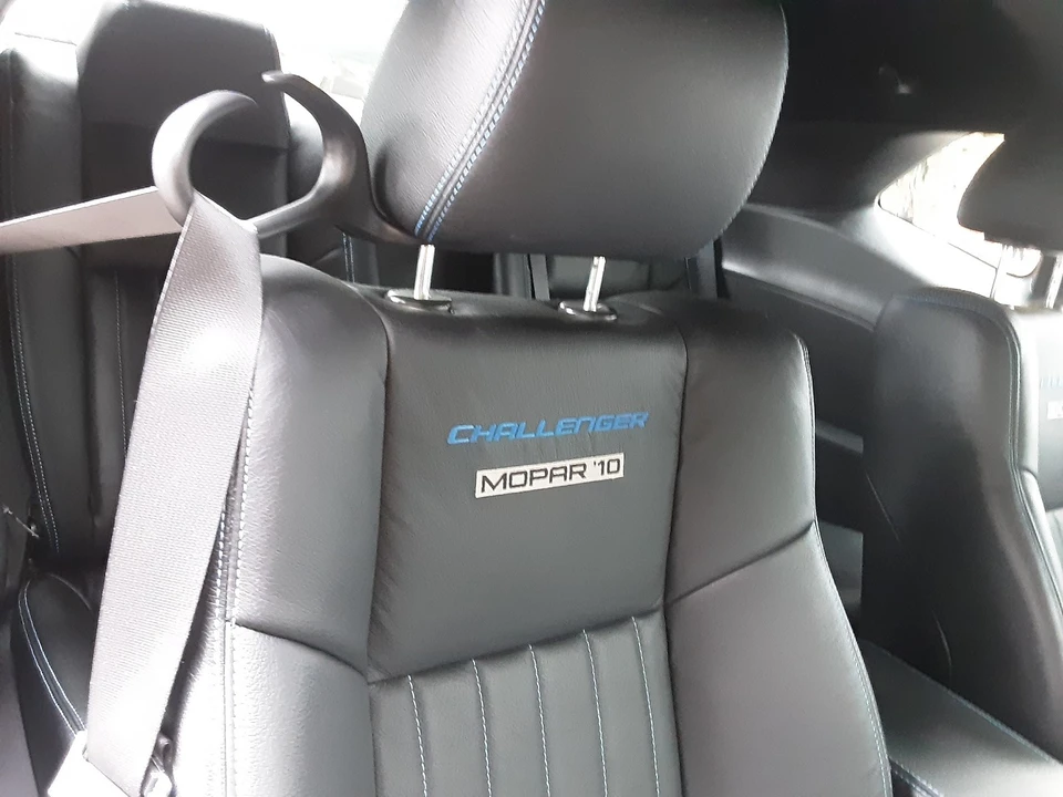 2010 Dodge Challenger 3rd Gen - Image 8 of 13