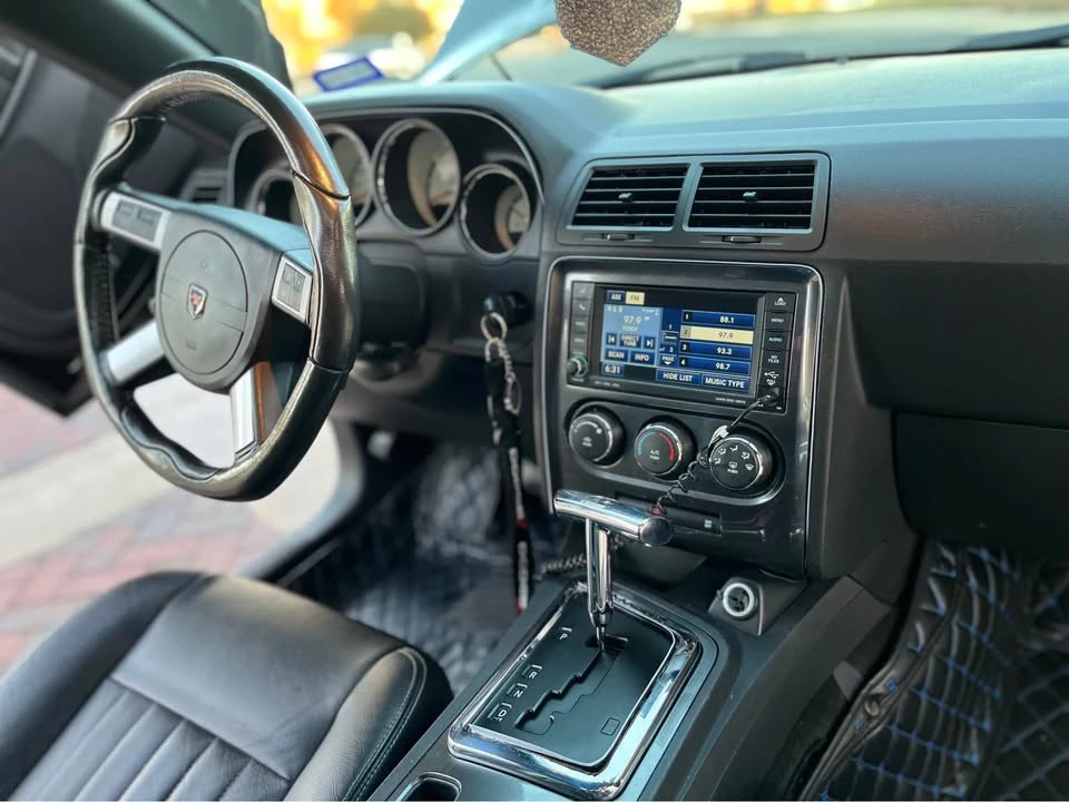 2010 Dodge Challenger 3rd Gen - Image 3 of 7