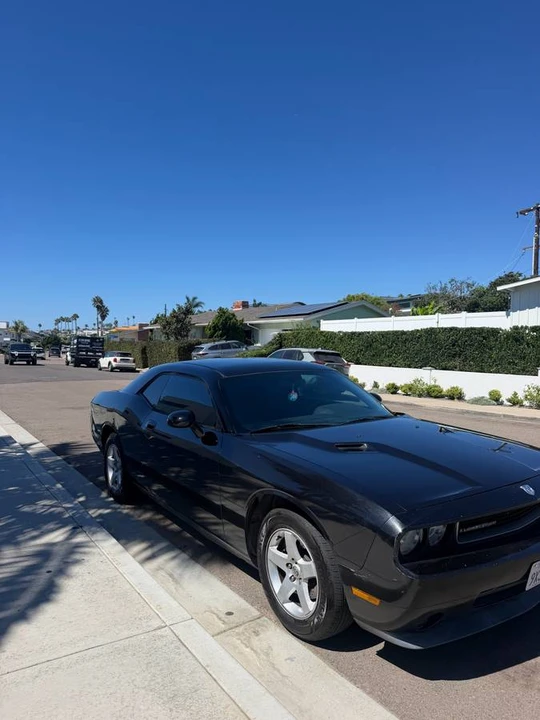 2010 Dodge Challenger 3rd Gen - Image 4 of 7