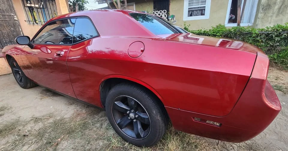 2010 Dodge Challenger 3rd Gen - Image 4 of 13
