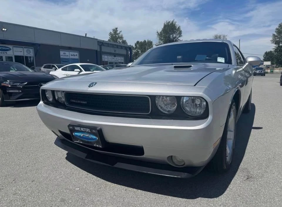 2010 Dodge Challenger 3rd Gen - Image 2 of 8