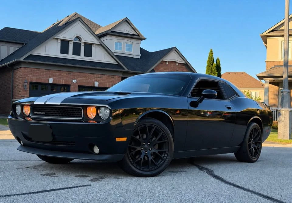 2010 Dodge Challenger 3rd Gen - Image 2 of 8