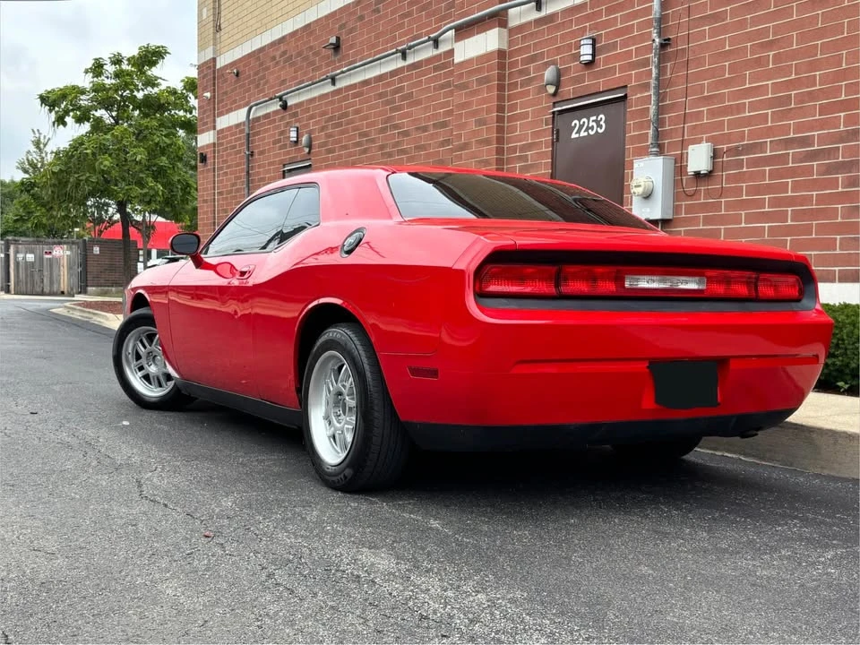 2010 Dodge Challenger 3rd Gen - Image 7 of 15