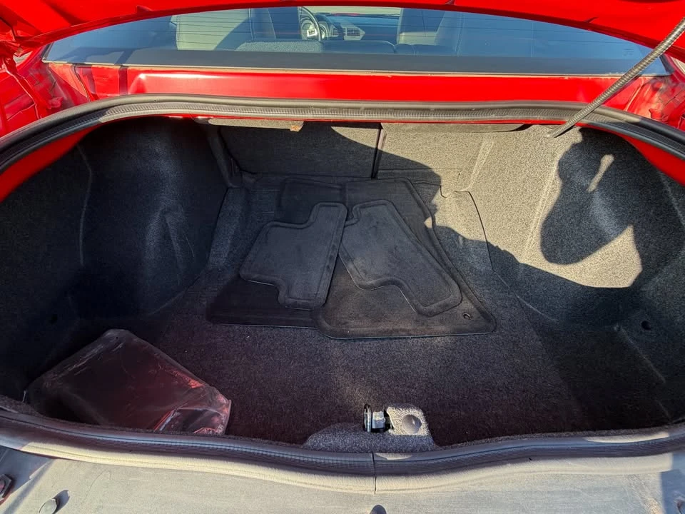 2010 Dodge Challenger 3rd Gen - Image 6 of 8