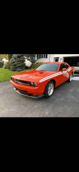 2010 Dodge Challenger 3rd Gen - Image 3 of 6