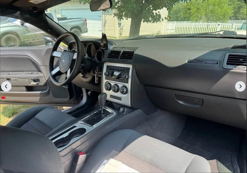 2010 Dodge Challenger 3rd Gen - Image 10 of 12
