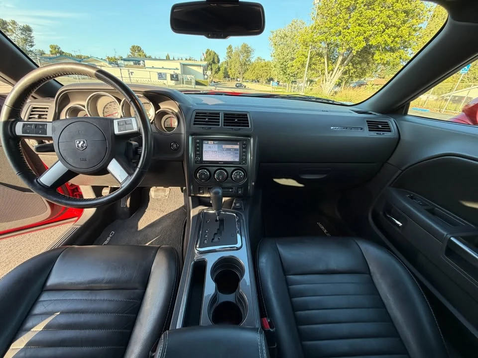 2010 Dodge Challenger 3rd Gen - Image 5 of 8