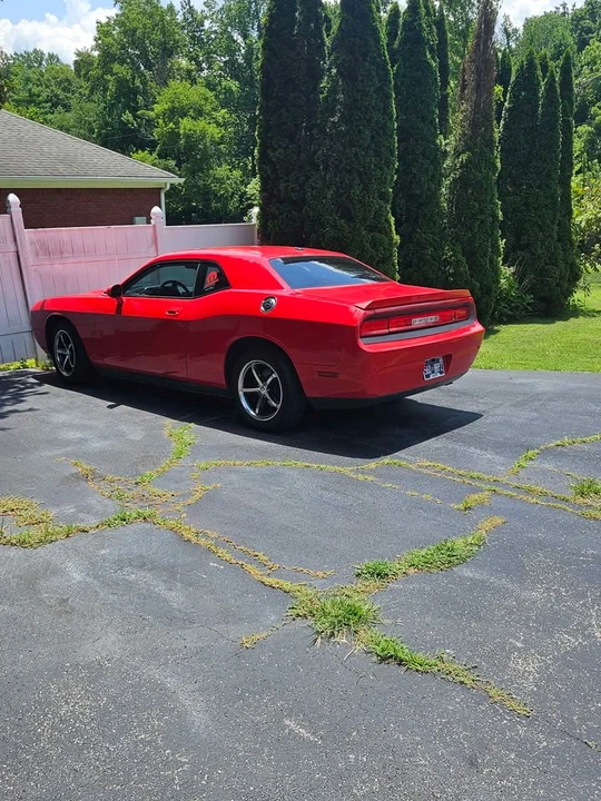 2010 Dodge Challenger 3rd Gen - Image 3 of 9