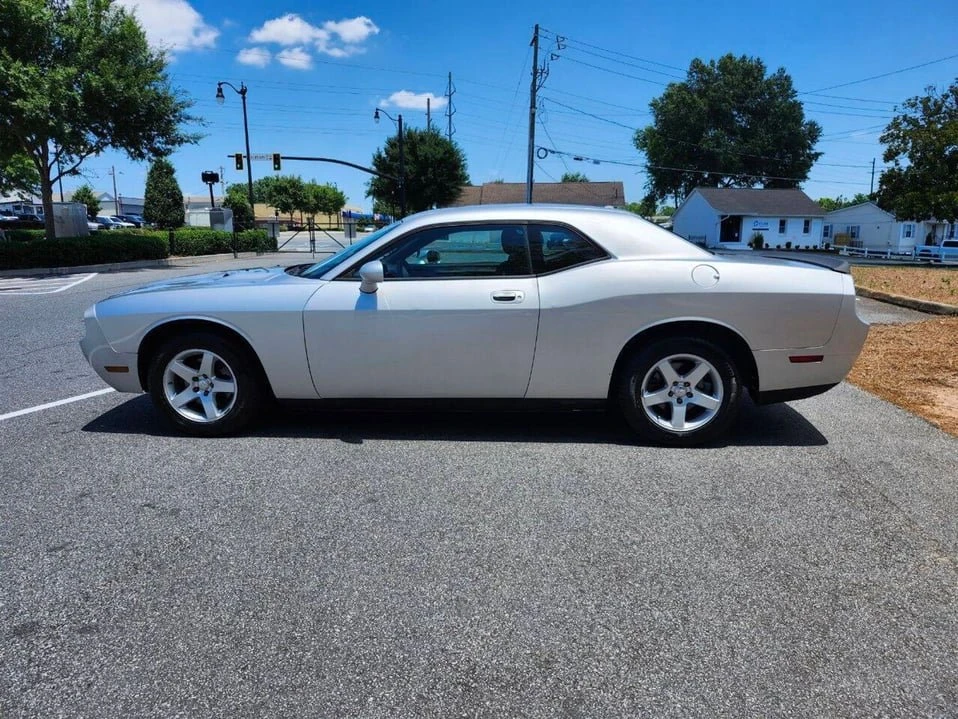 2010 Dodge Challenger 3rd Gen - Image 12 of 16