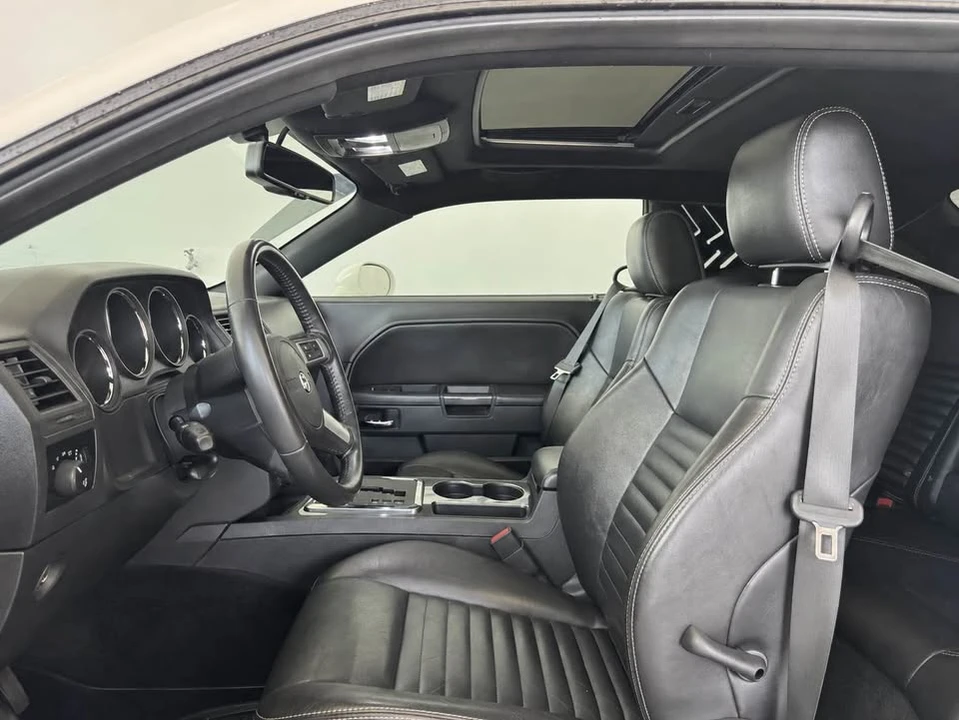 2010 Dodge Challenger 3rd Gen - Image 4 of 16