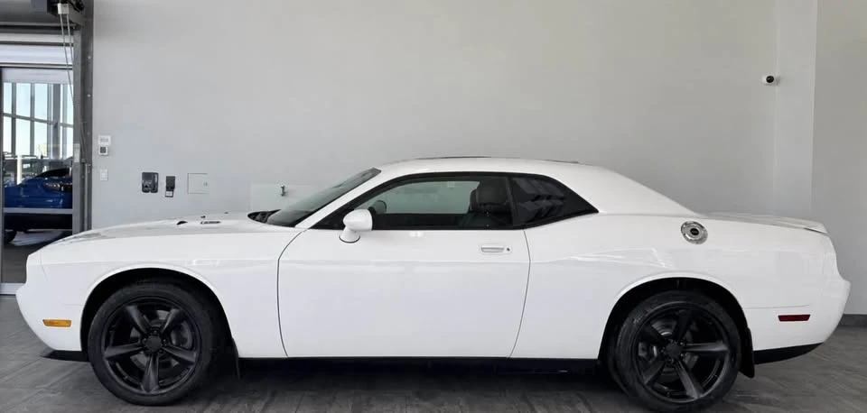 2010 Dodge Challenger 3rd Gen - Image 2 of 16