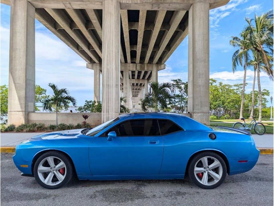 2010 Dodge Challenger 3rd Gen - Image 10 of 20