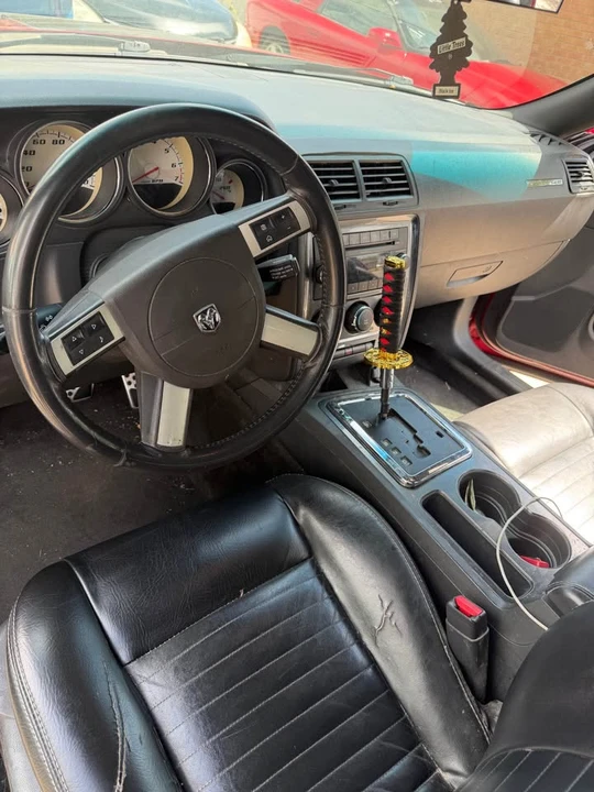 2010 Dodge Challenger 3rd Gen - Image 5 of 7