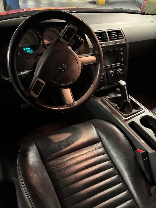 2010 Dodge Challenger 3rd Gen - Image 6 of 8