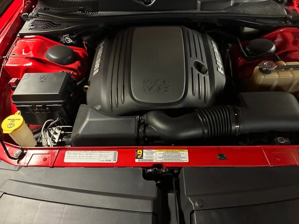 2010 Dodge Challenger 3rd Gen - Image 7 of 8