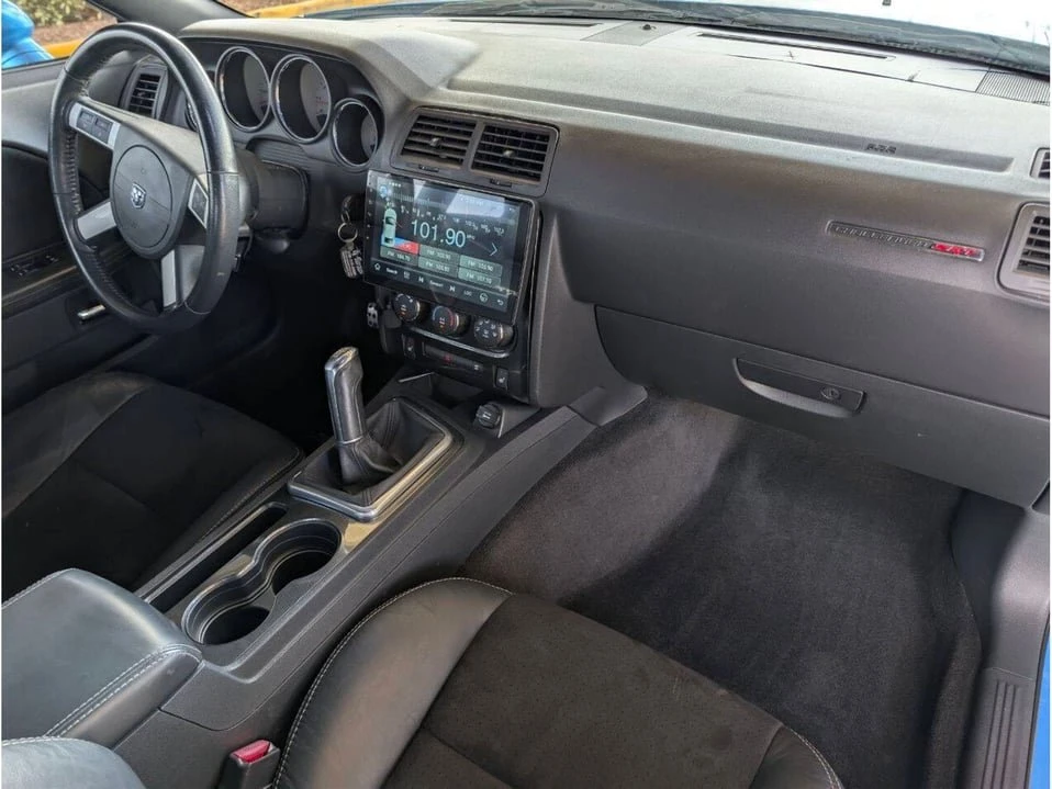 2010 Dodge Challenger 3rd Gen - Image 17 of 20