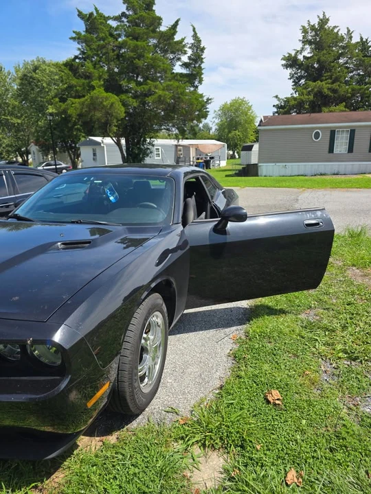 2010 Dodge Challenger 3rd Gen - Image 8 of 12