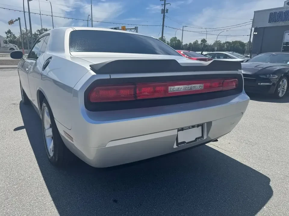 2010 Dodge Challenger 3rd Gen - Image 5 of 8