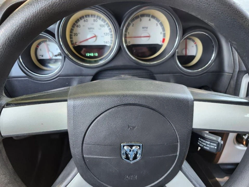 2010 Dodge Challenger 3rd Gen - Image 8 of 16