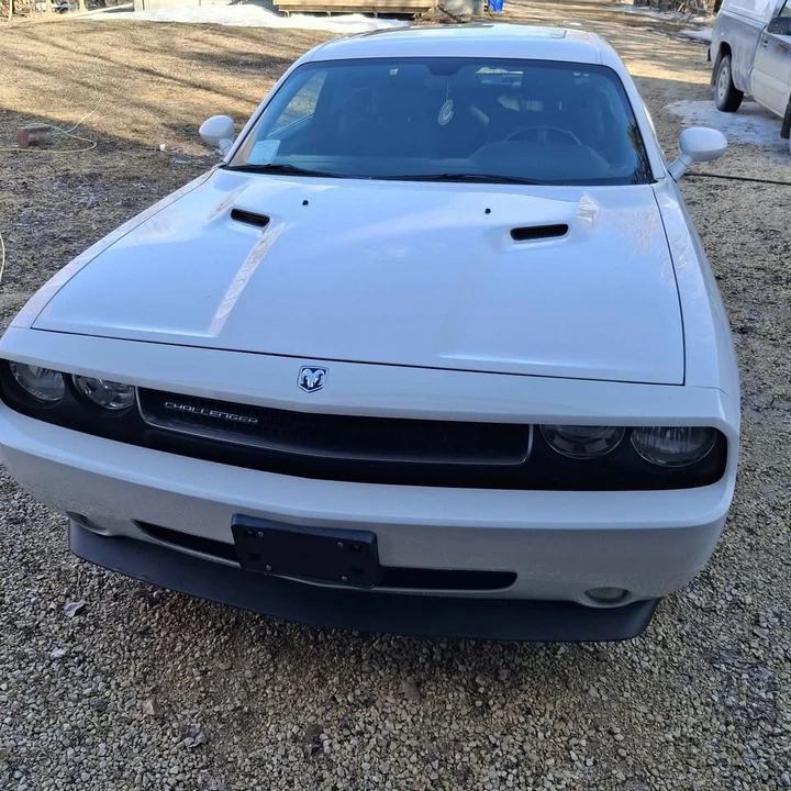2010 Dodge Challenger 3rd Gen - Image 13 of 14