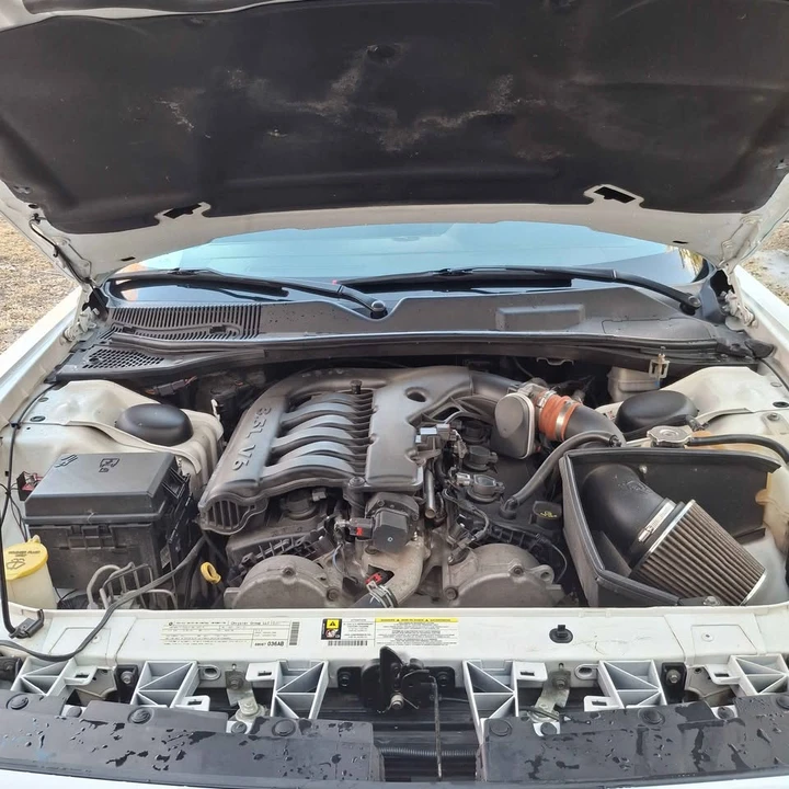 2010 Dodge Challenger 3rd Gen - Image 9 of 14