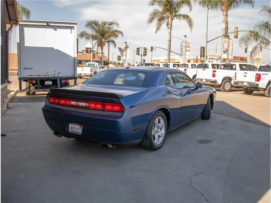 2010 Dodge Challenger 3rd Gen - Image 6 of 9