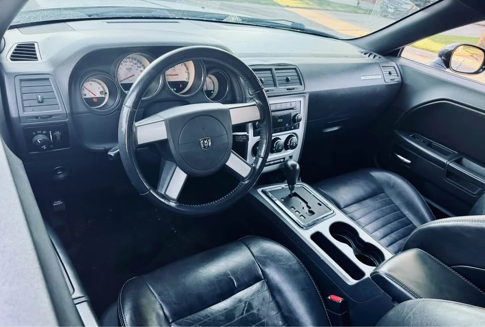 2010 Dodge Challenger 3rd Gen - Image 5 of 7