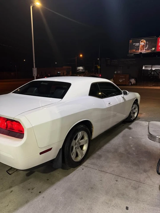 2010 Dodge Challenger 3rd Gen - Image 4 of 7