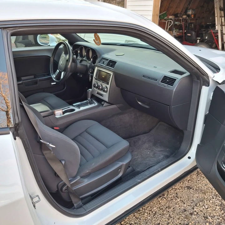 2010 Dodge Challenger 3rd Gen - Image 6 of 14