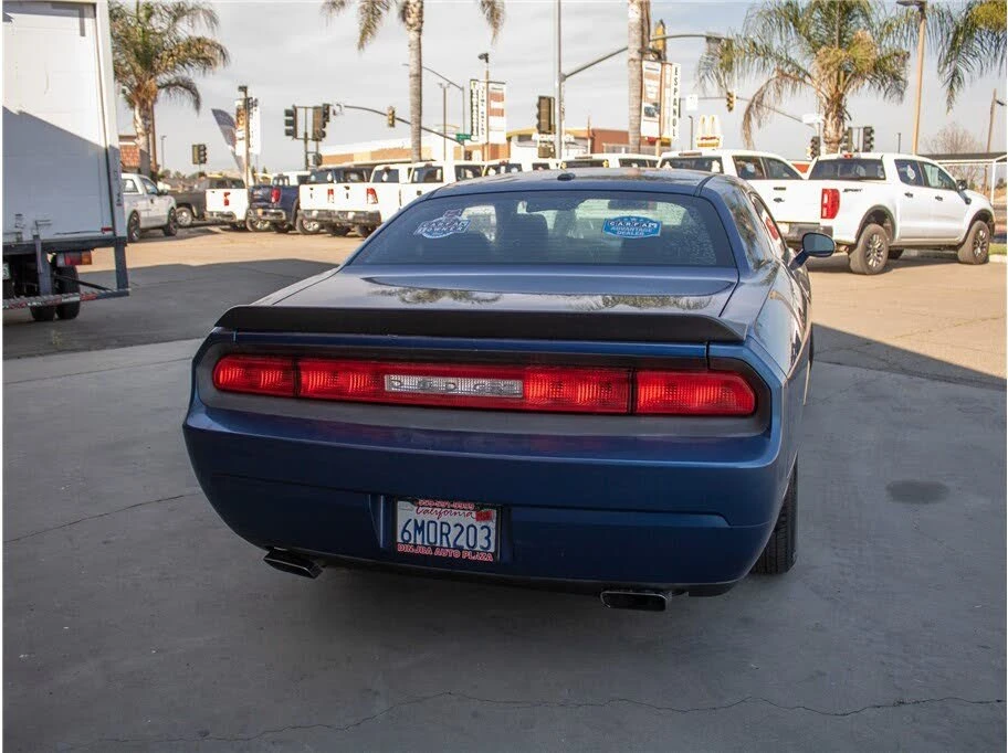2010 Dodge Challenger 3rd Gen - Image 7 of 9