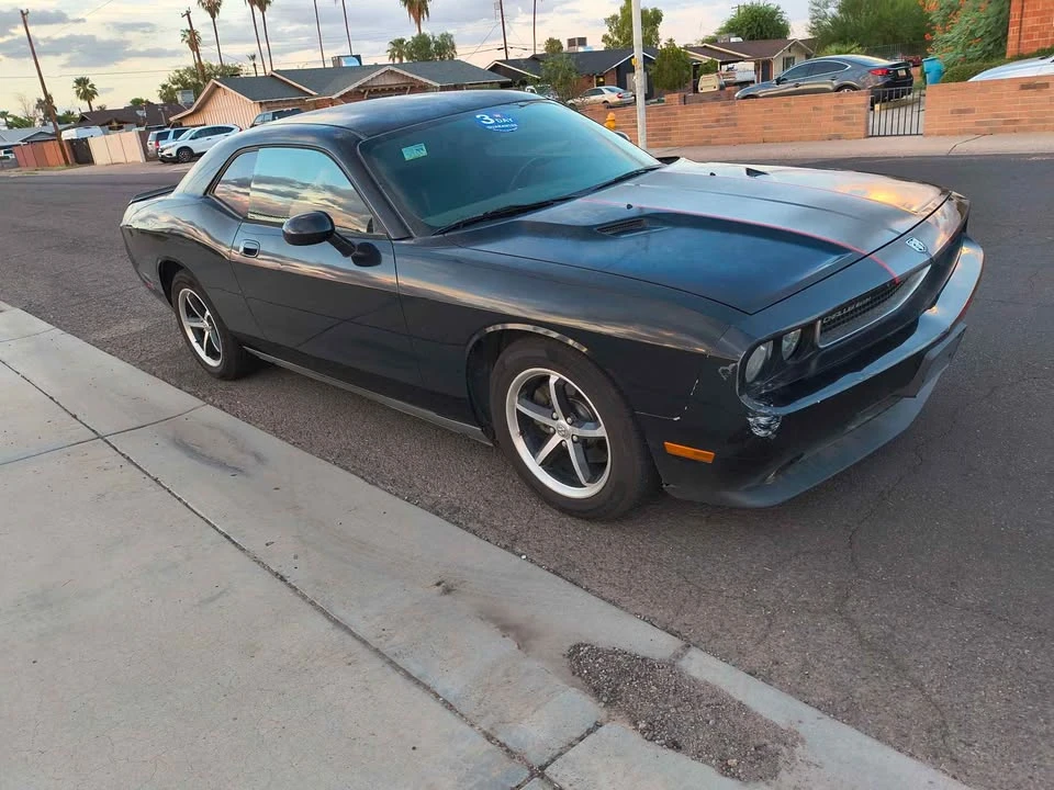 2010 Dodge Challenger 3rd Gen - Image 3 of 10