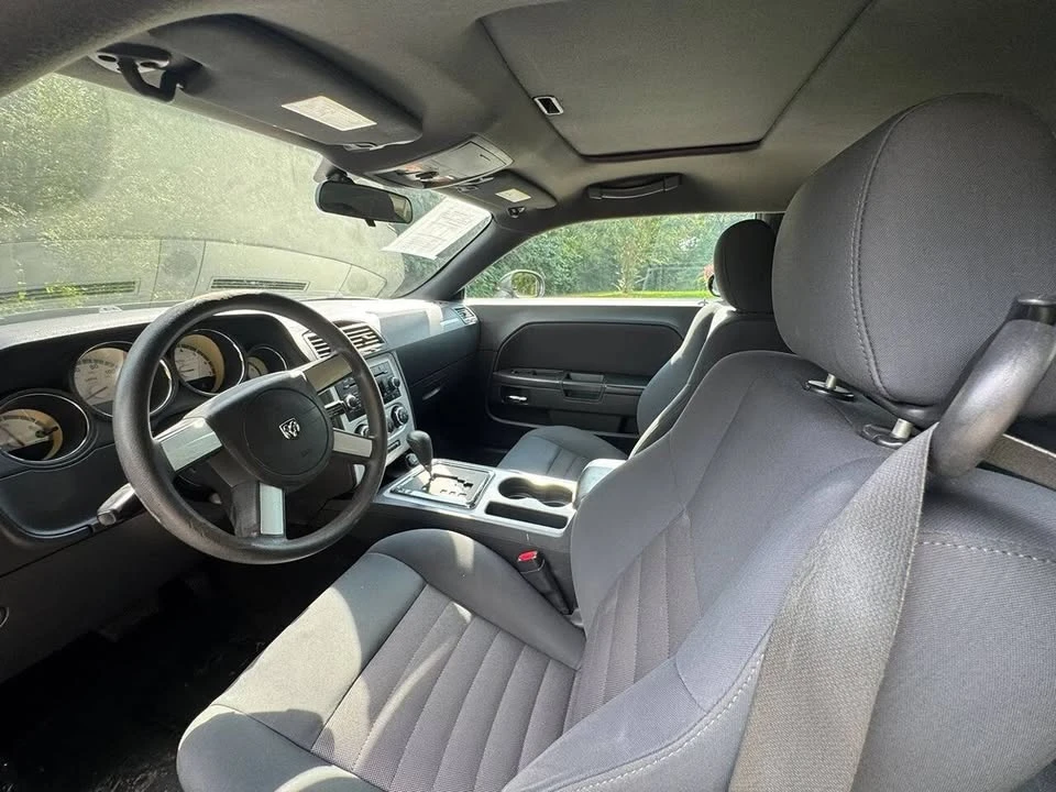 2010 Dodge Challenger 3rd Gen - Image 13 of 15