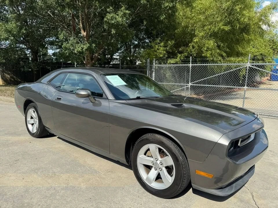 2010 Dodge Challenger 3rd Gen - Image 6 of 15