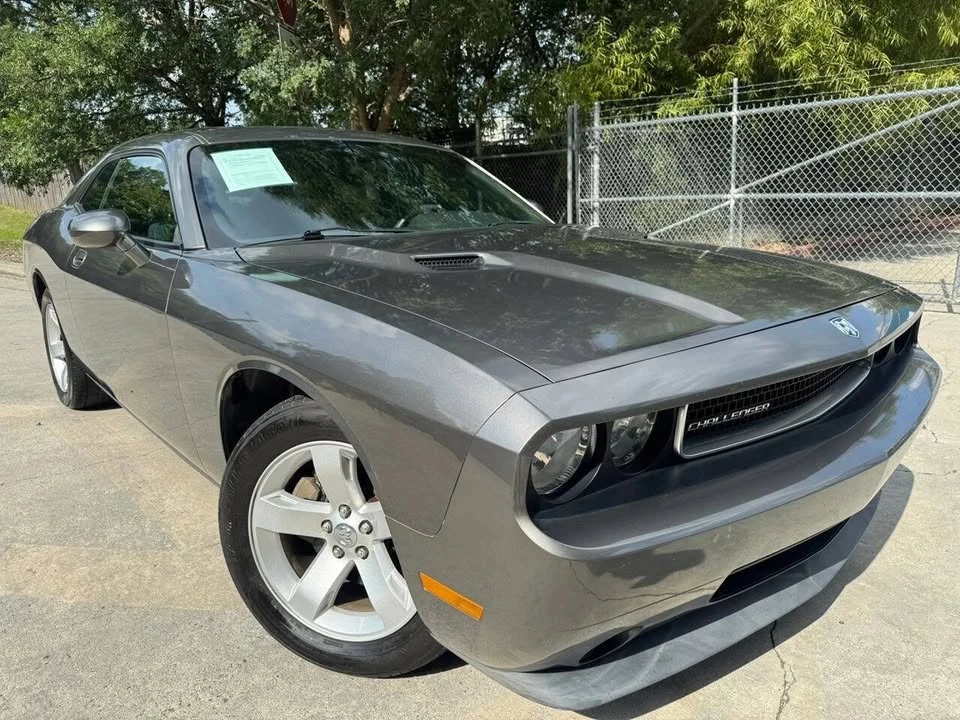 2010 Dodge Challenger 3rd Gen - Image 2 of 15