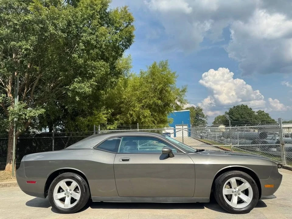 2010 Dodge Challenger 3rd Gen - Image 4 of 15