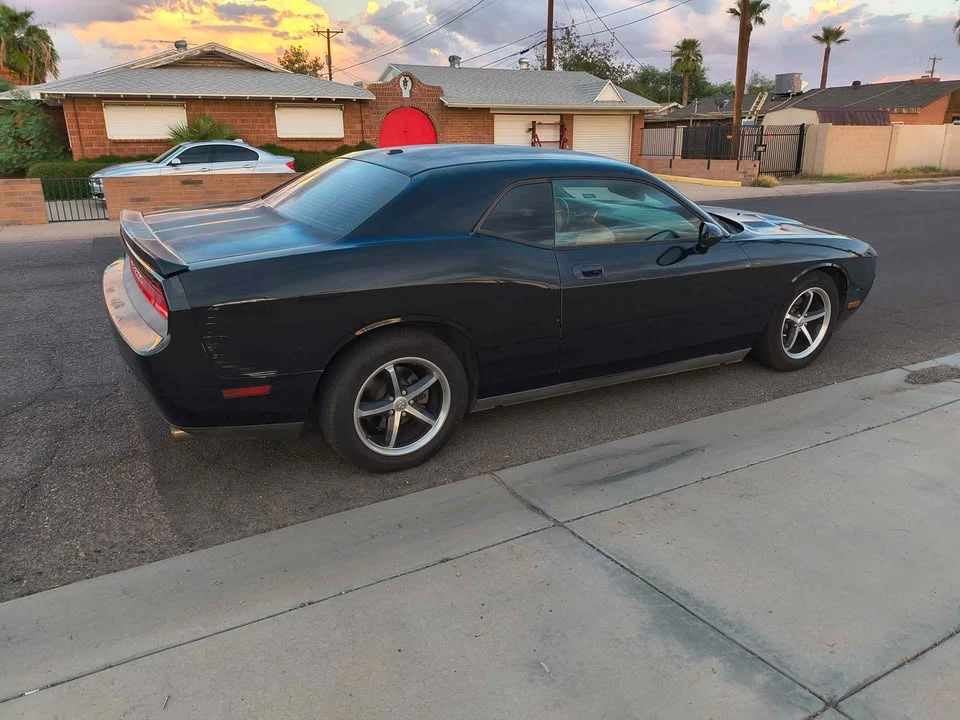 2010 Dodge Challenger 3rd Gen - Image 6 of 10