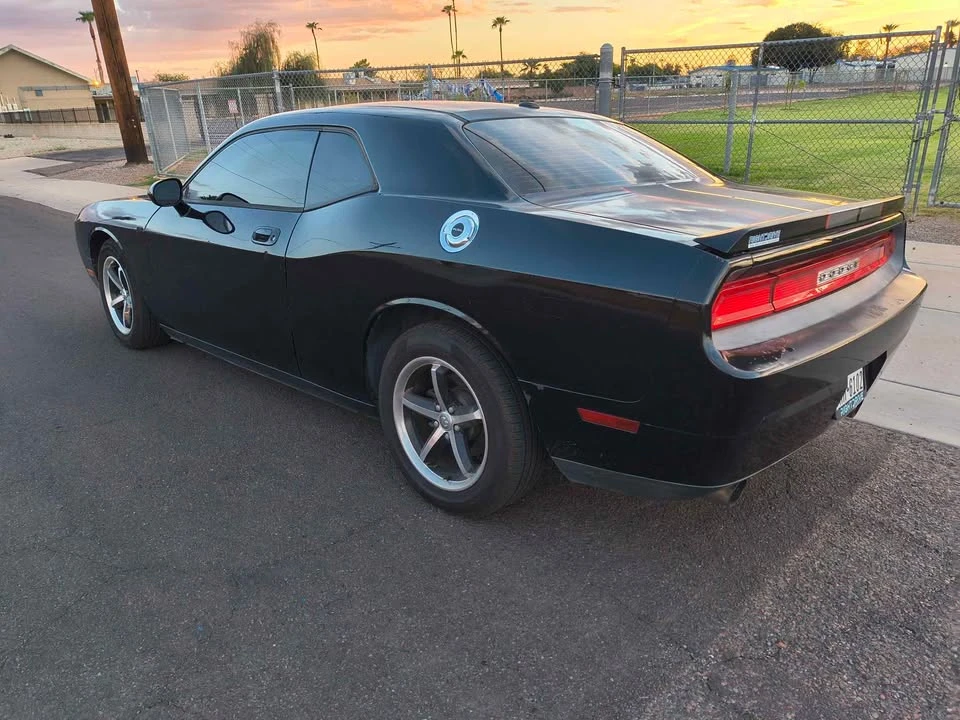 2010 Dodge Challenger 3rd Gen - Image 4 of 10