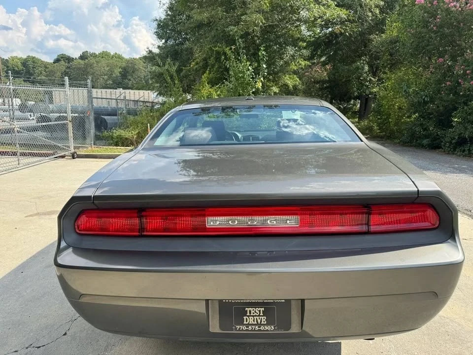 2010 Dodge Challenger 3rd Gen - Image 10 of 15