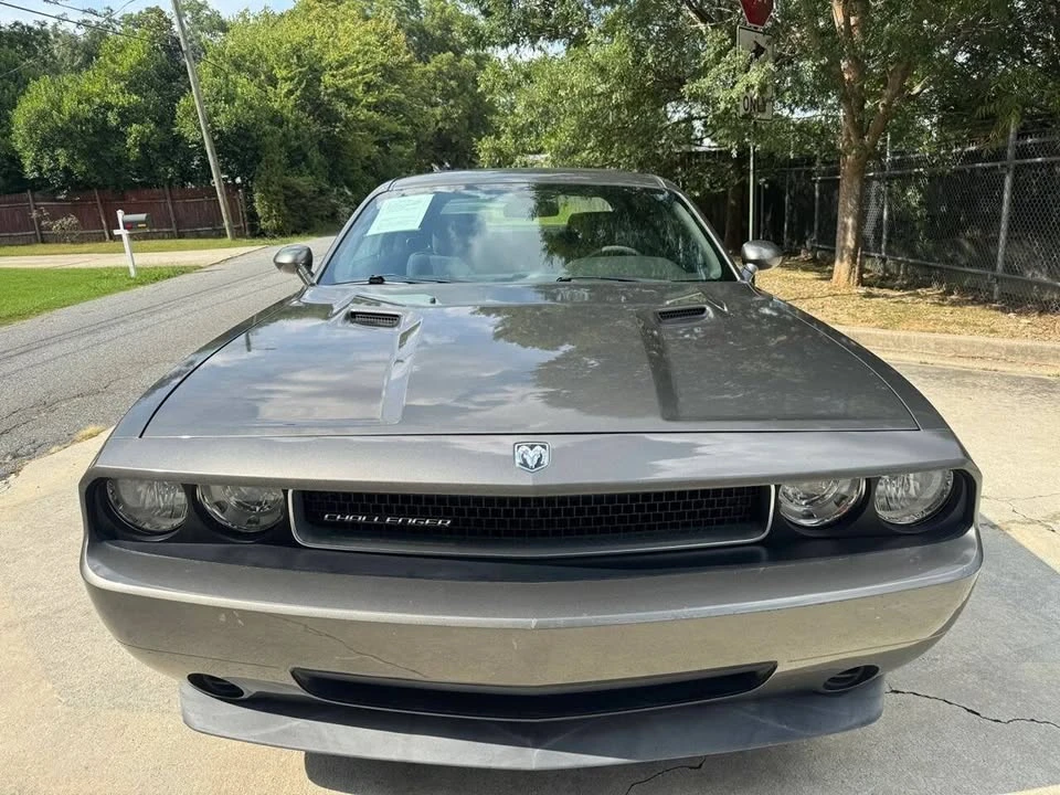 2010 Dodge Challenger 3rd Gen - Image 3 of 15