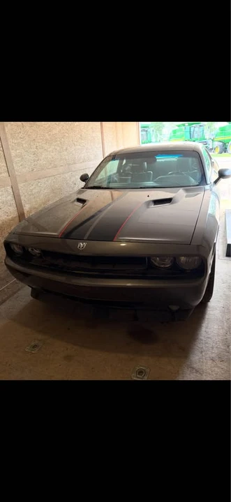 2010 Dodge Challenger 3rd Gen - Image 2 of 2