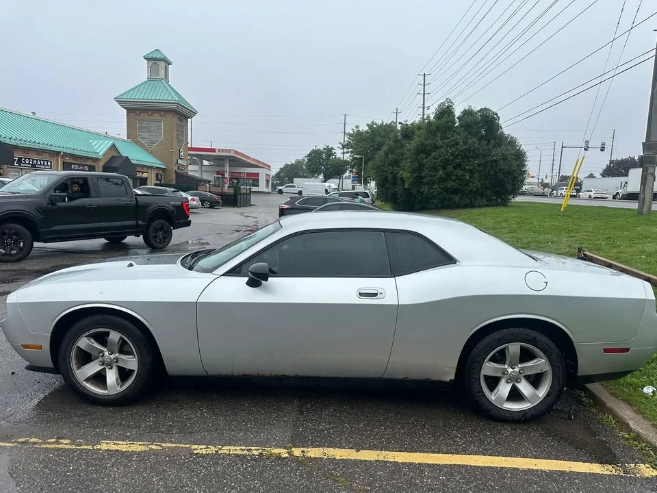 2010 Dodge Challenger 3rd Gen - Image 5 of 8