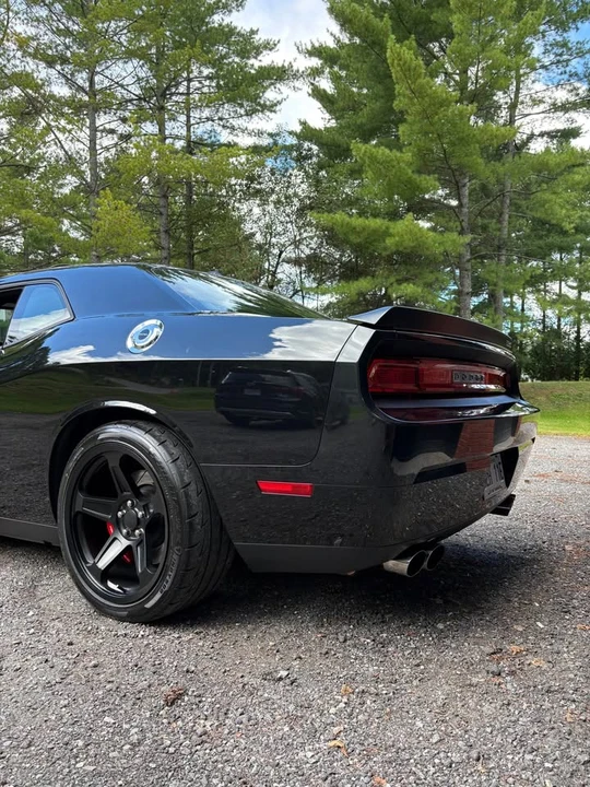 2010 Dodge Challenger 3rd Gen - Image 3 of 9