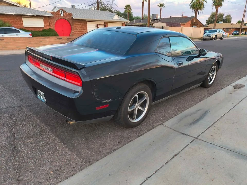 2010 Dodge Challenger 3rd Gen - Image 5 of 10