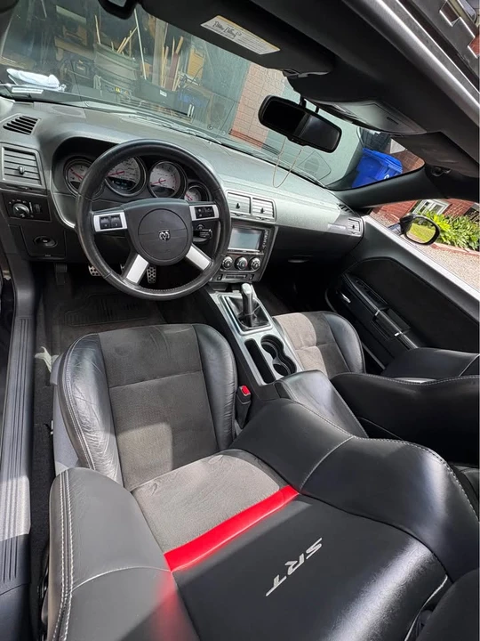 2010 Dodge Challenger 3rd Gen - Image 7 of 9