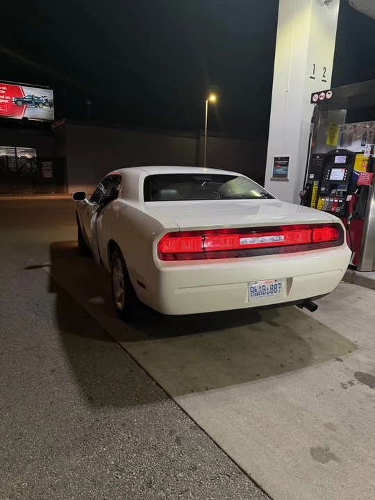 2010 Dodge Challenger 3rd Gen - Image 3 of 7
